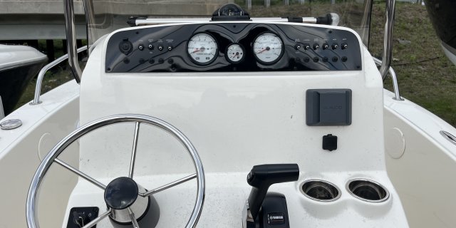 2022 Pioneer 80 ISLANDER