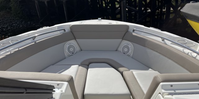 2025 Boston Whaler 210 VANTAGE / 21VNT