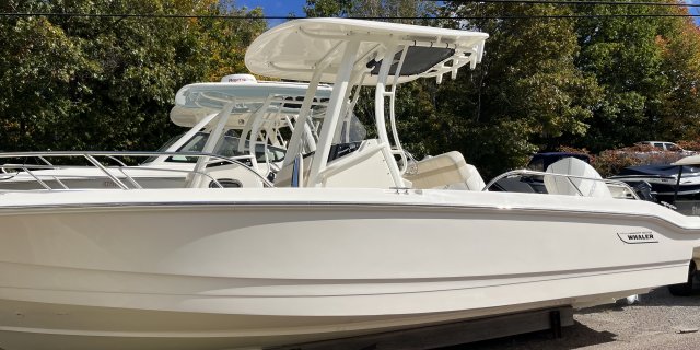 2025 Boston Whaler 220DAUNTLESS/22DNT